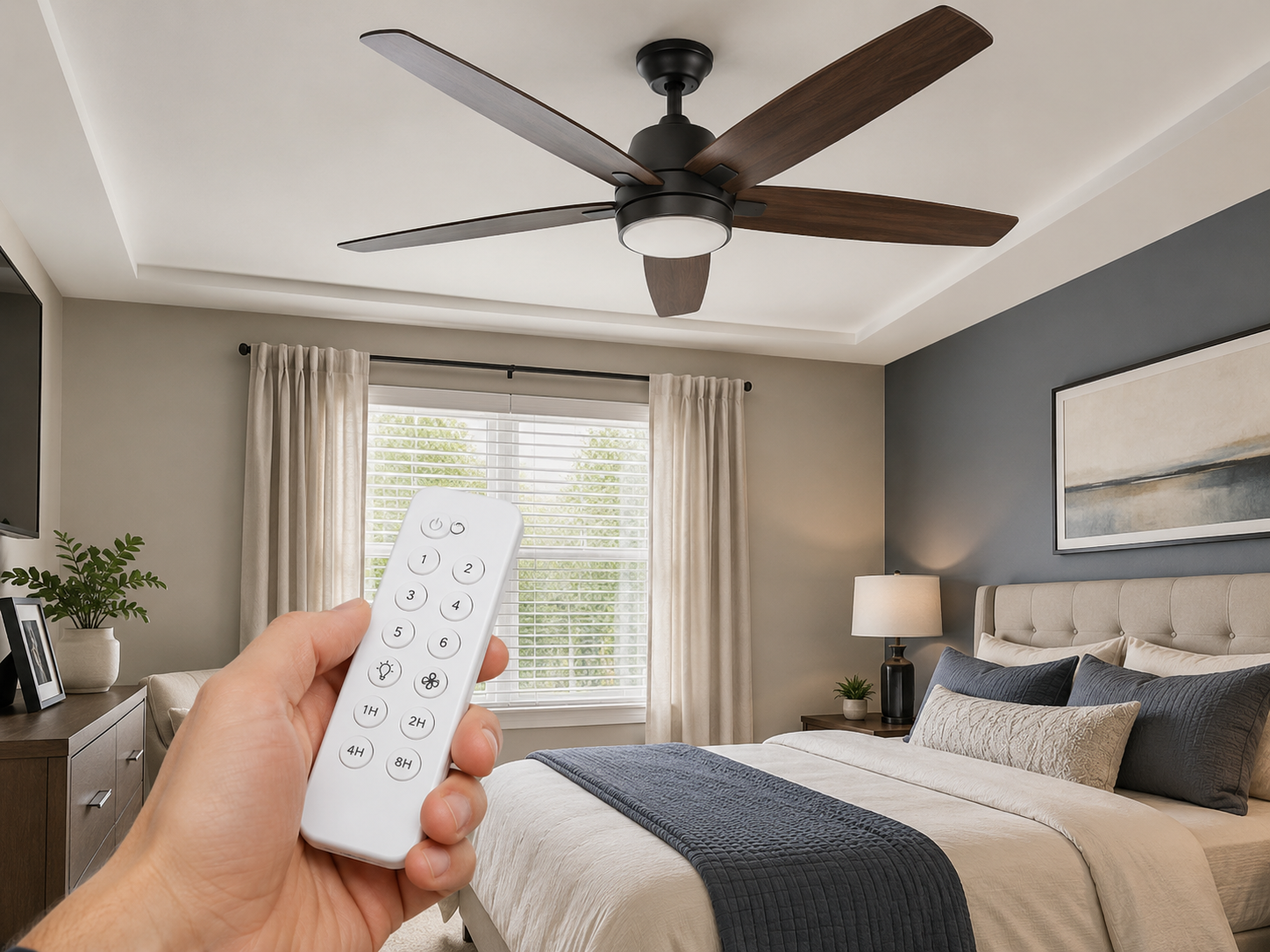 vista del ventilatore da soffitto con telecomando usata come riferimento visivo per il collegamento